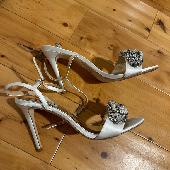 Badgley Mischka White Heels - Picture 1 of 5